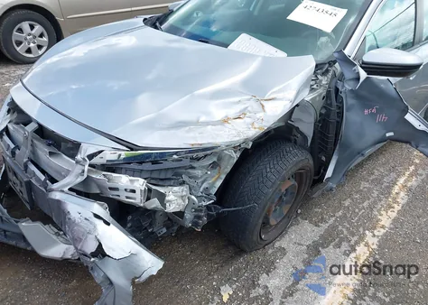 2017 Honda Civic Lx z USA, uszkodzony, nr VIN 19XFC2F56HE023527